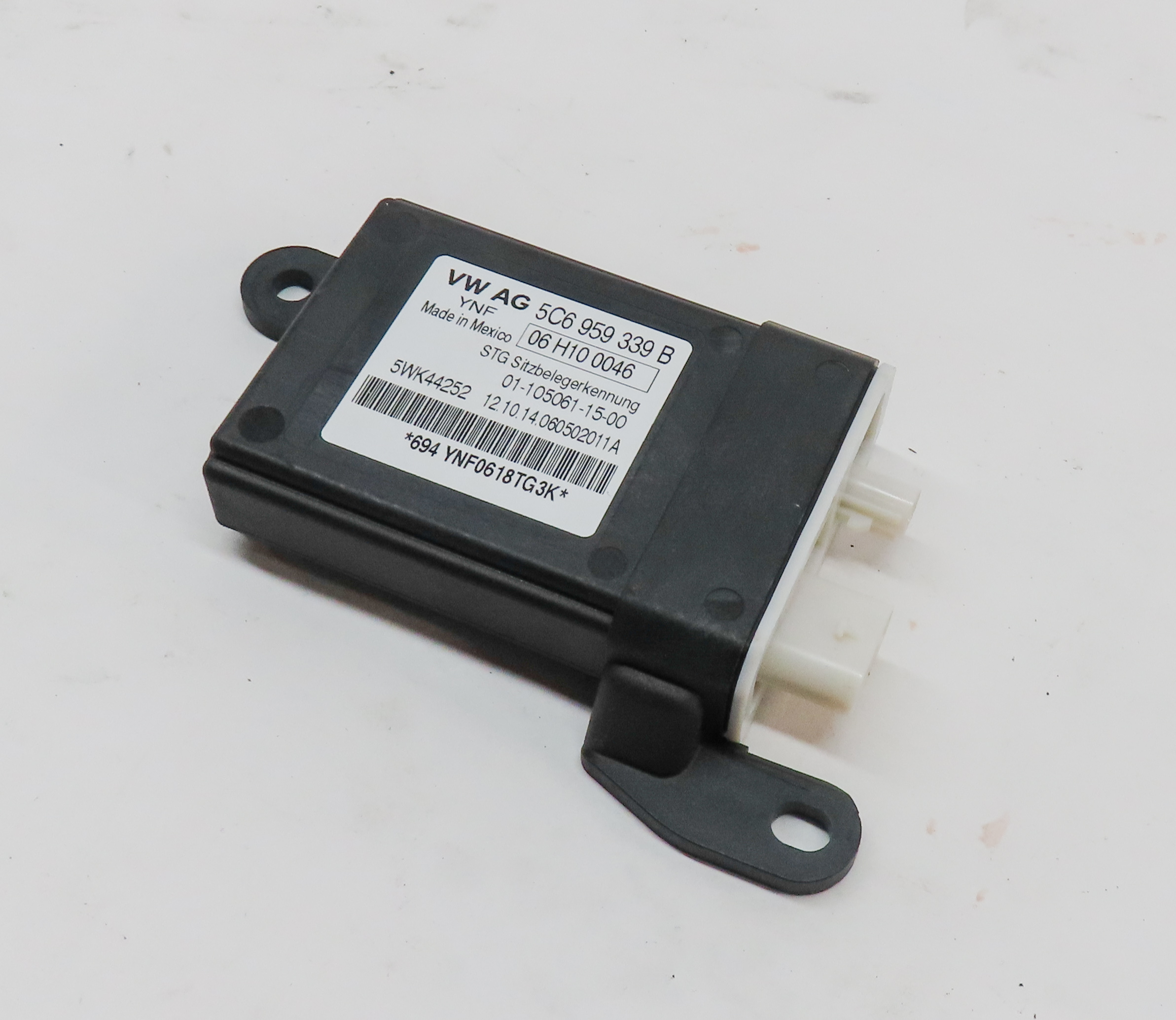 2015 AUDI A6 (C7) FRONT RIGHT PASSENGER SEAT OCCUPANCY DETECTION SENSOR MODULE — exact item pictured